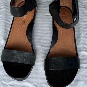 Gentle Souls By Kenneth Cole Gianna Wedge Sandal, Black, Size 8, Never been Worn